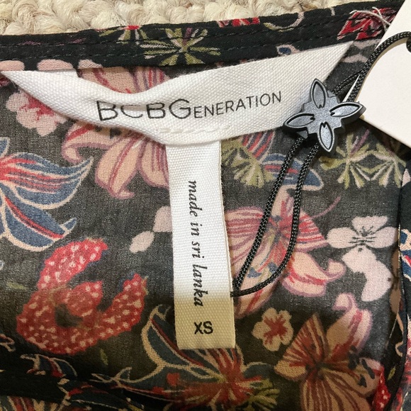 Lovely BCBG Generation Chiffon Blouse - XS - Picture 5 of 8